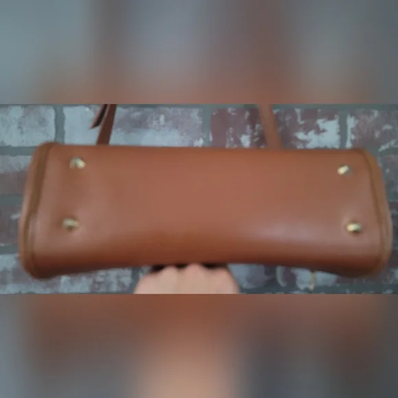 Dooney & Bourke Vintage HandbagDooney & Bourke All Weather Leather Pebble Grain - Picture 3 of 10